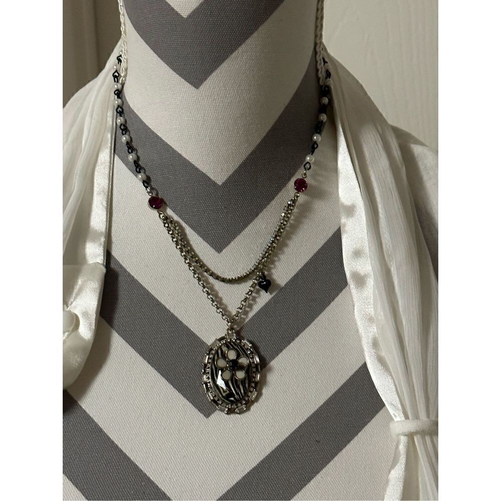 Betsey Johnson, oval zebra print beaded pendant